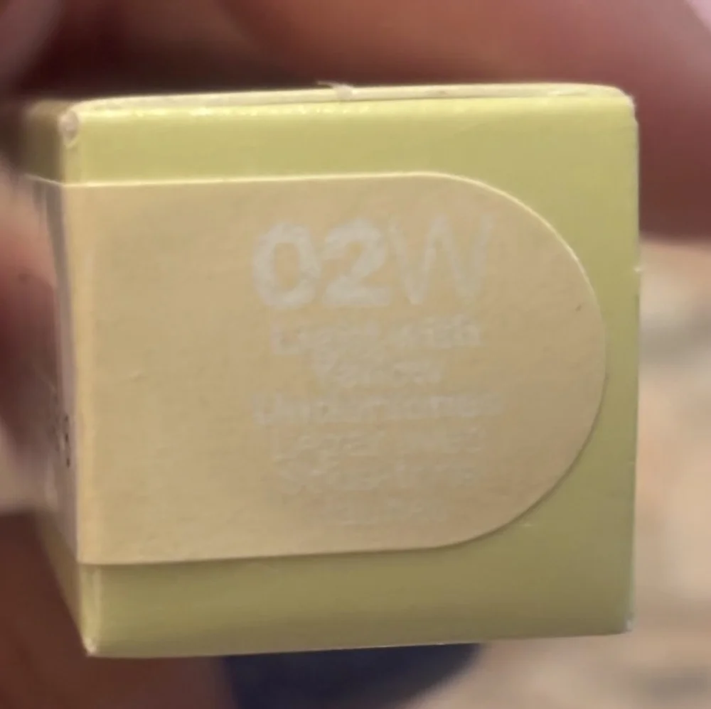Kosas Revealer ConcealerSuper Creamy + Brightening Concealer Tone 02 W